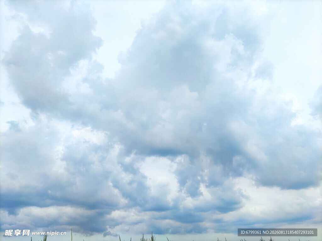 天空中蓬松的积云景观
