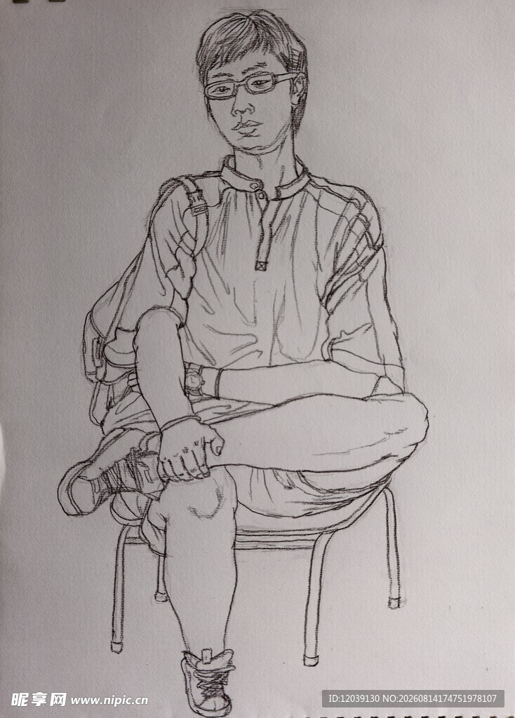 男青年坐姿人物速写