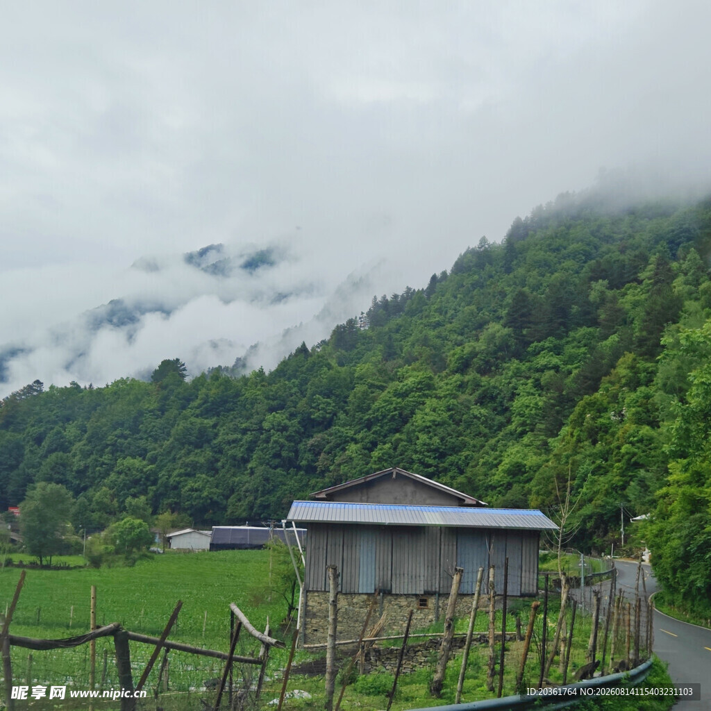 山间小屋