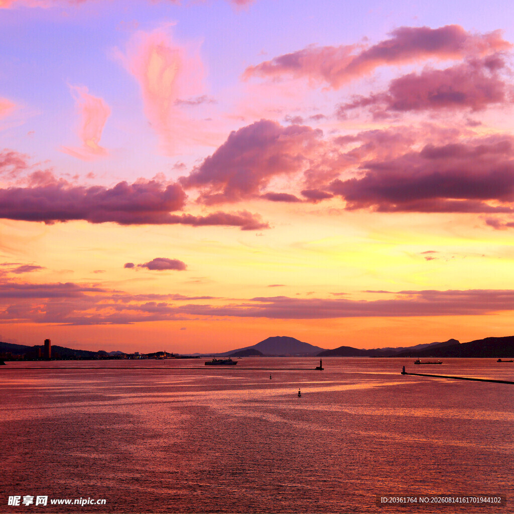 海边绚丽晚霞美景