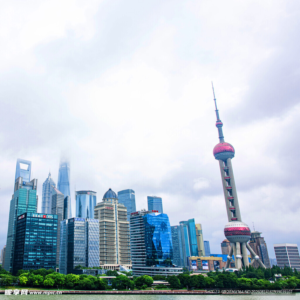 上海外滩摩天大楼城市景观