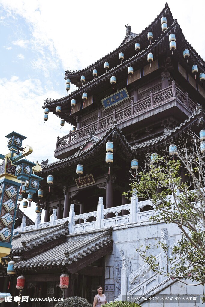 古色古香中式多层楼阁建筑