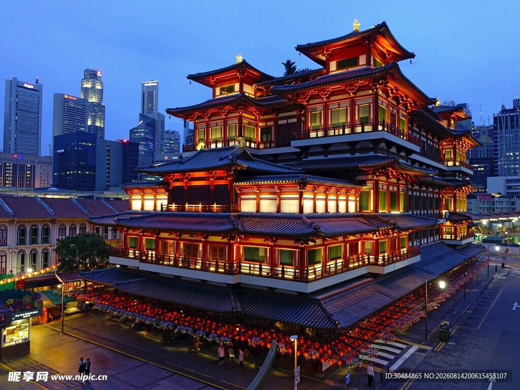 夜幕下的新加坡中式古建筑