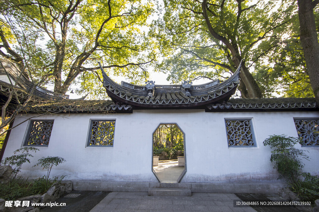 中式庭院白墙黛瓦景致