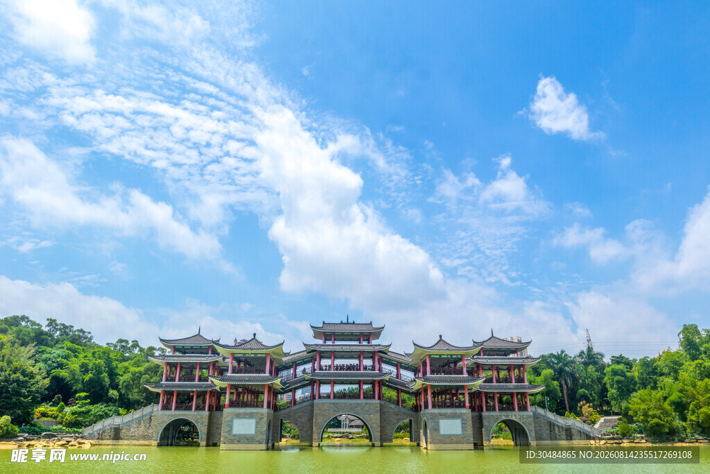 南宁倒影廊桥