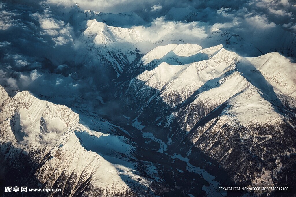 壮丽雪山景观