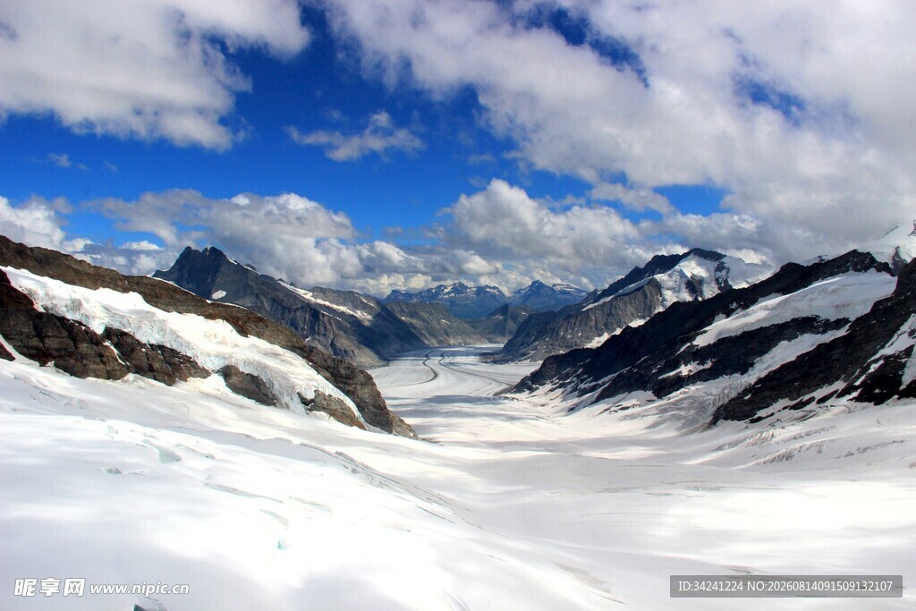壮丽雪山景观
