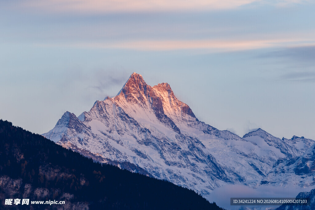 雪山壮丽美景