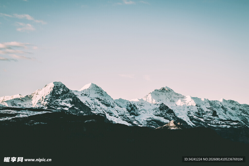 壮丽雪山景观