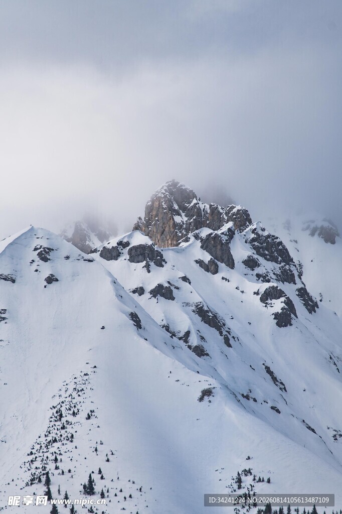 雪山壮丽景致