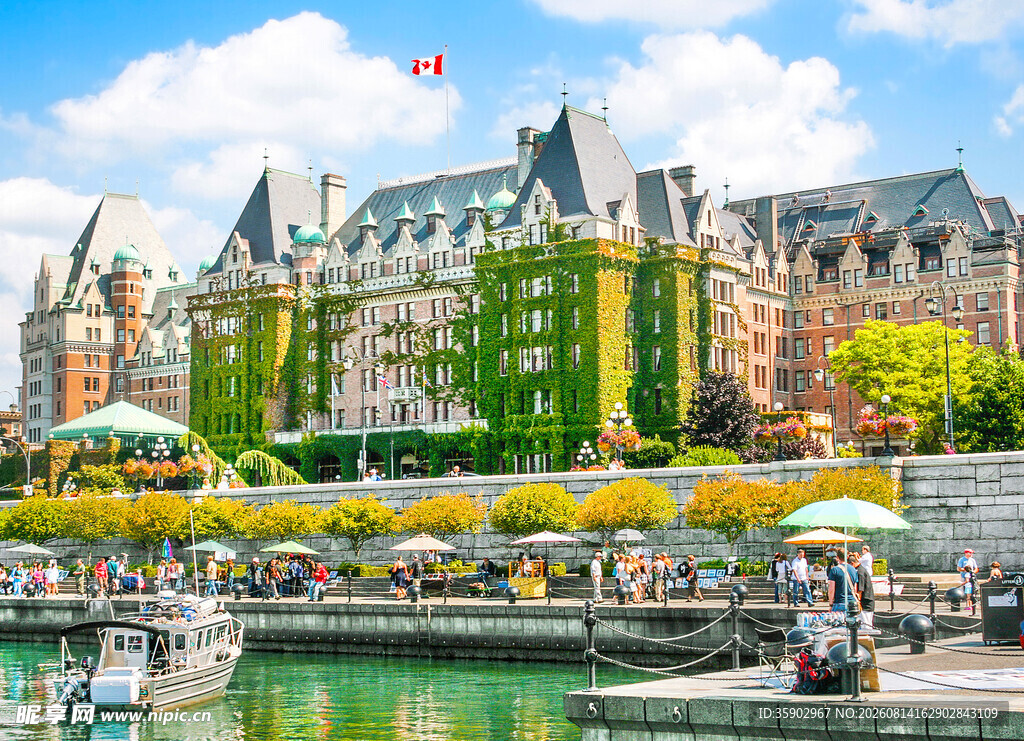 维多利亚港畔的美丽建筑