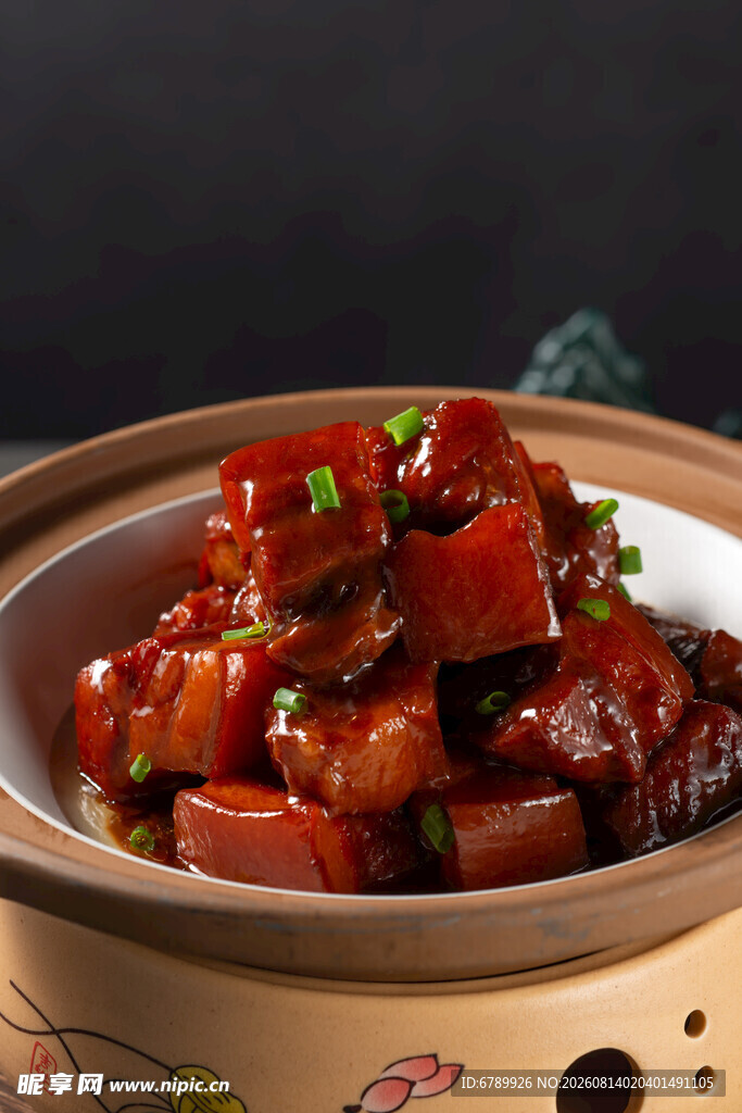 砂煲红烧肉