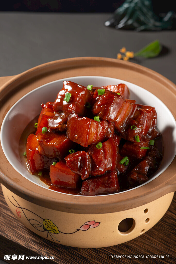 砂煲红烧肉