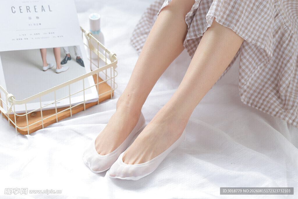 女士精致透明船袜展示