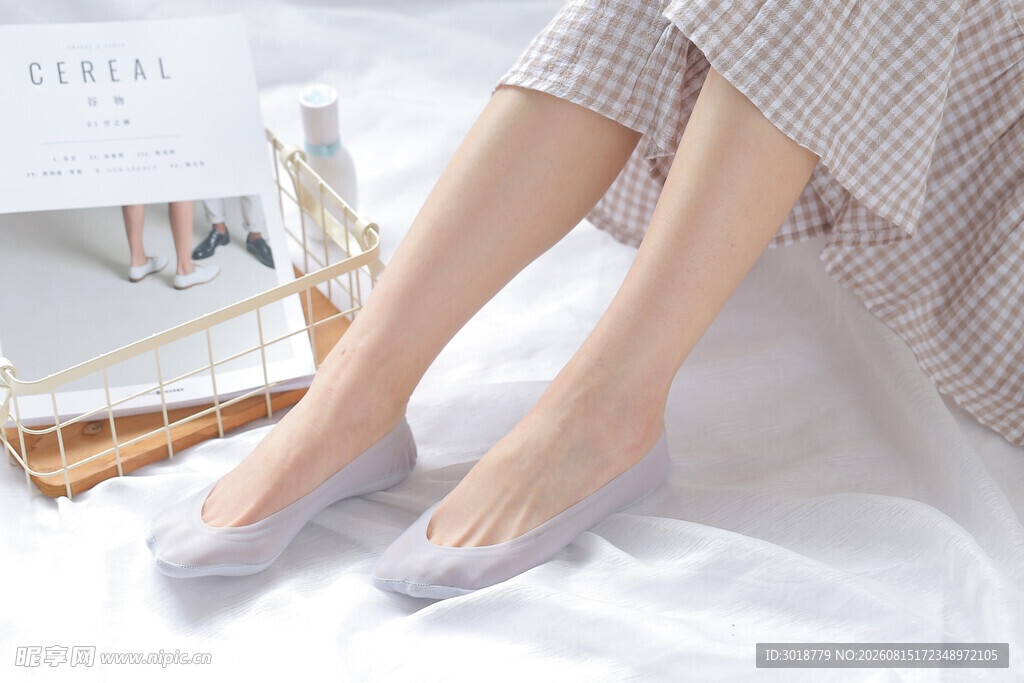 女士透明隐形船袜展示