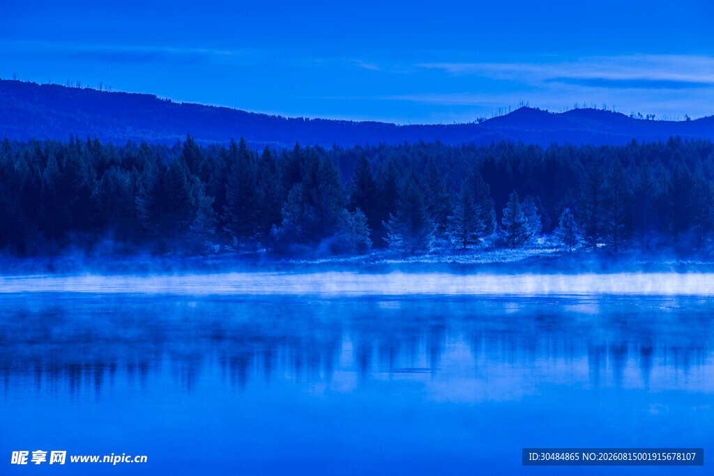 宁静湖畔夜色美景