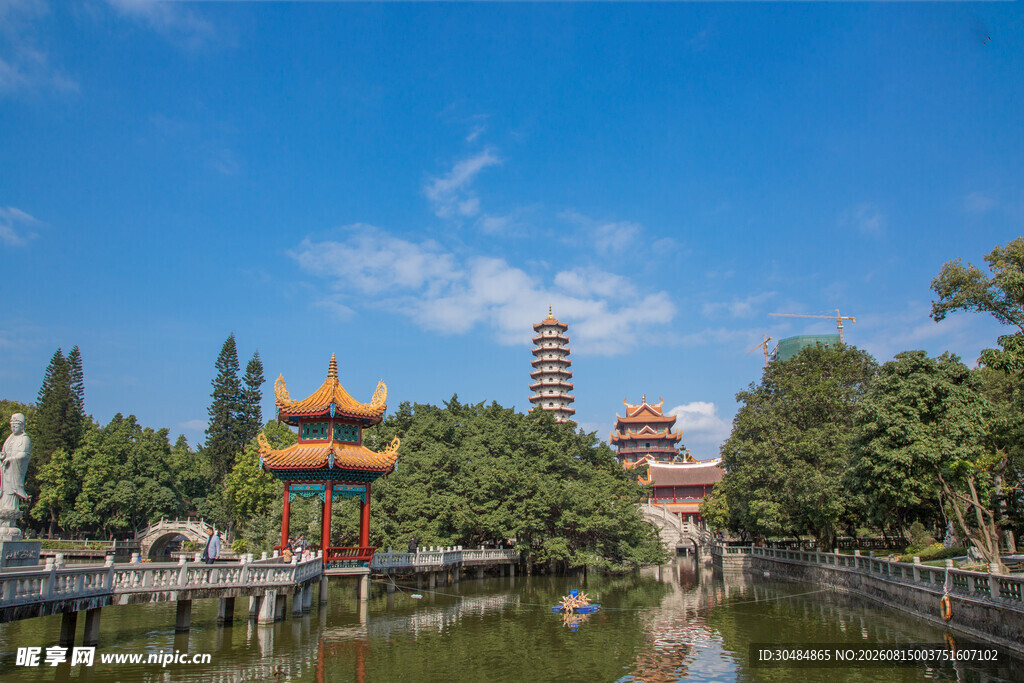 福州西禅寺中心湖