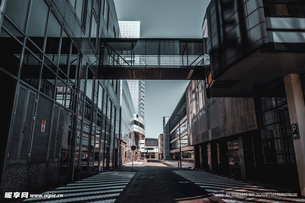 城市中连接建筑的空中通道