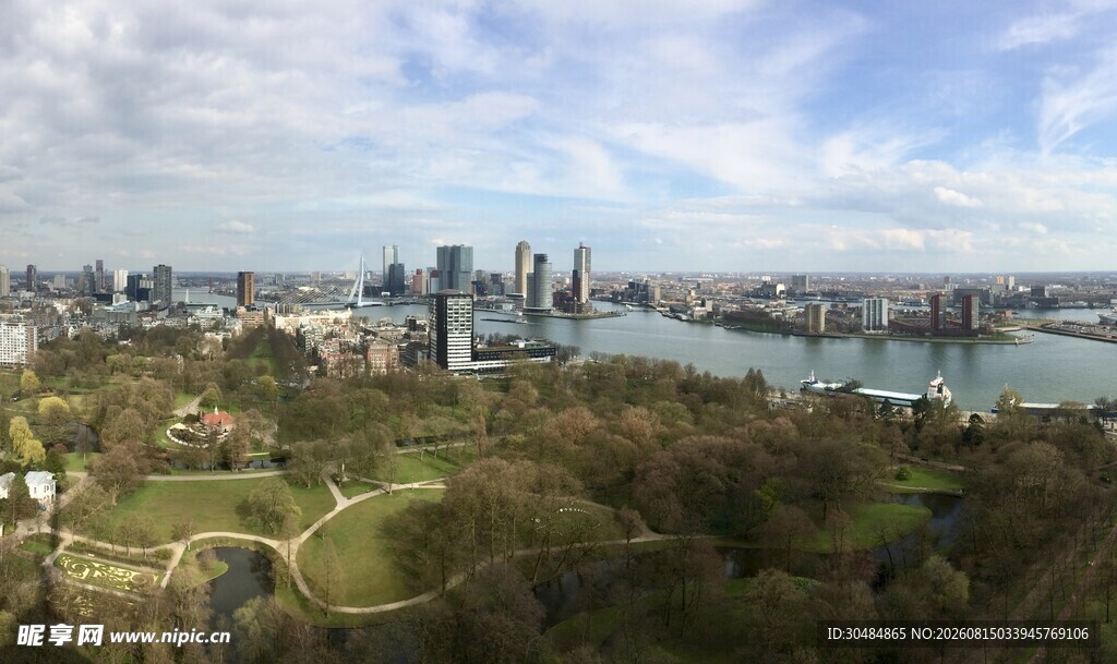 城市河畔全景风光