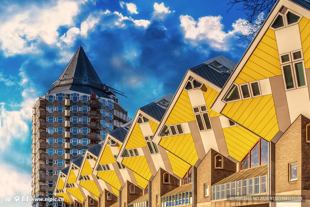 独特造型的黄色建筑景观