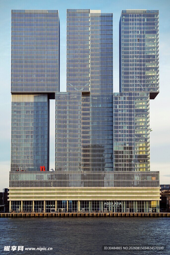 现代摩天大楼建筑群景观