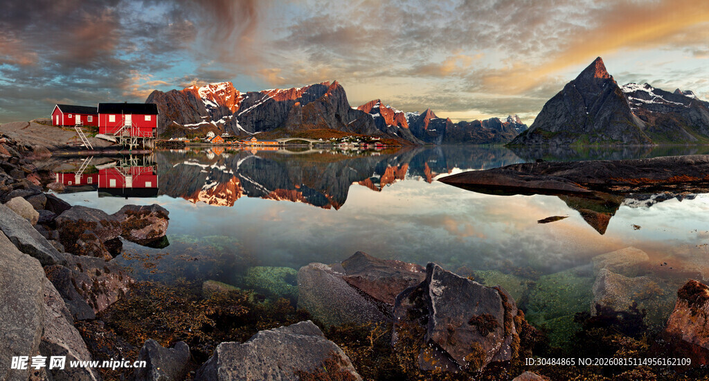 湖畔黄昏美景