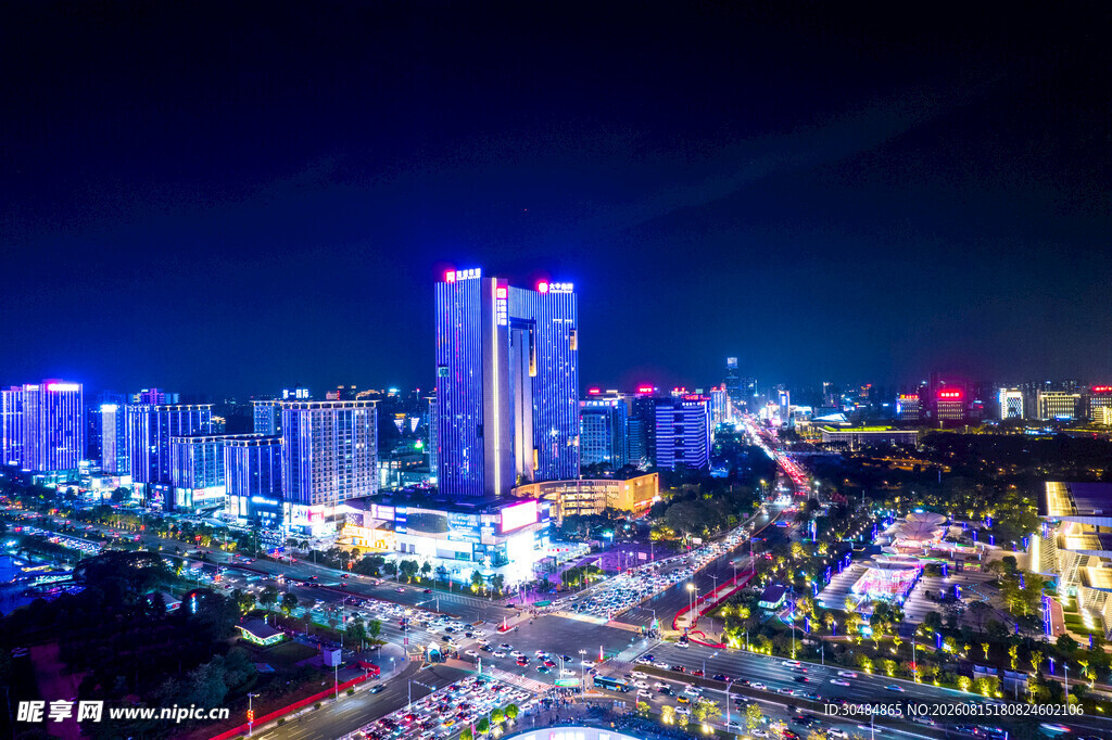 东莞鸿福路十字路口车流夜景