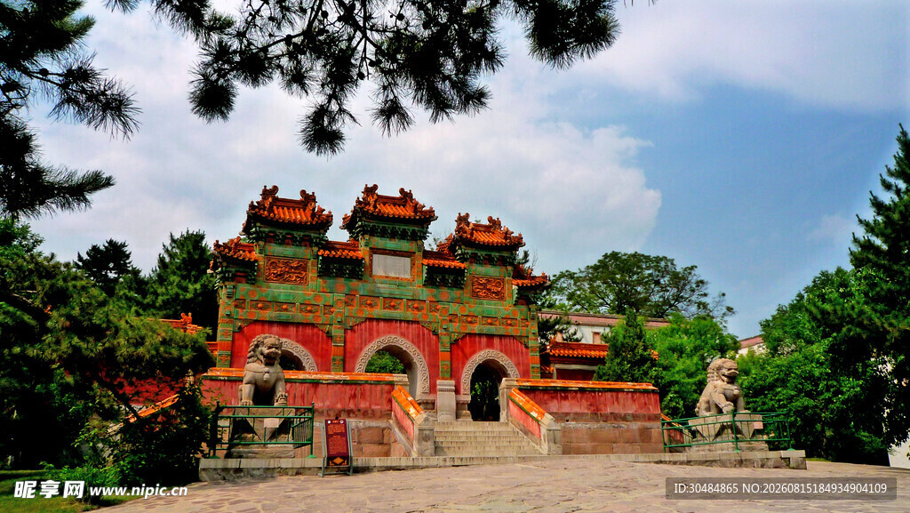 中式古建筑大门景观