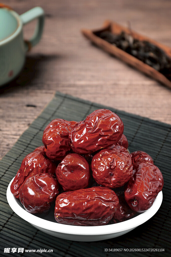 饱满红枣