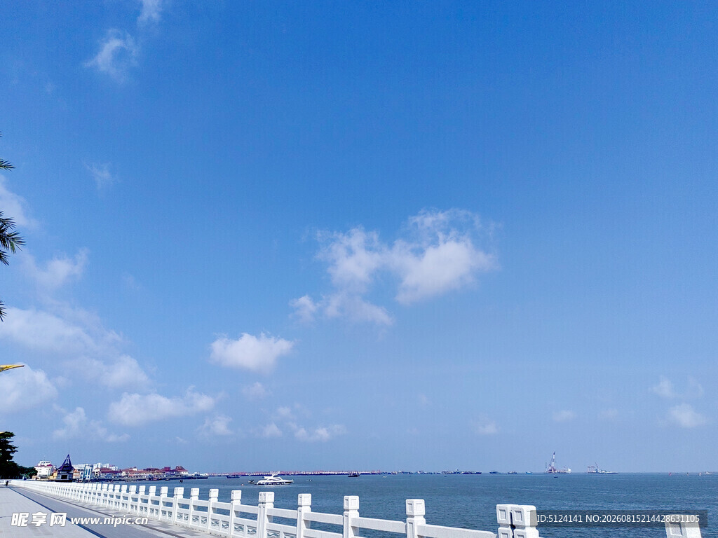 海边公路美景
