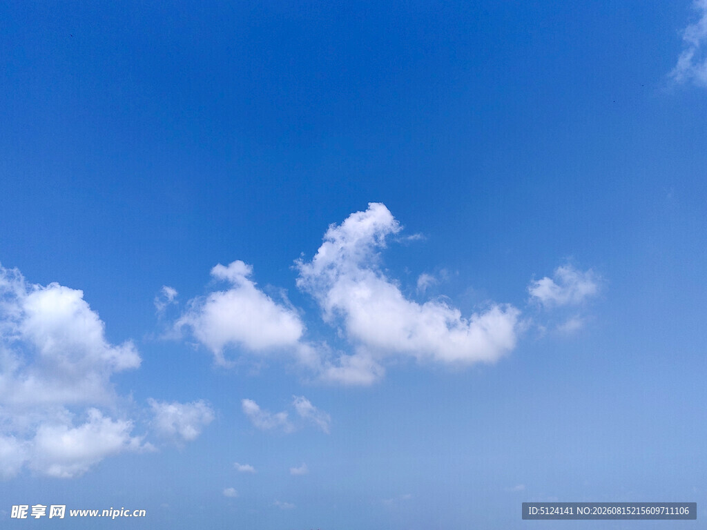 蓝天白云美景