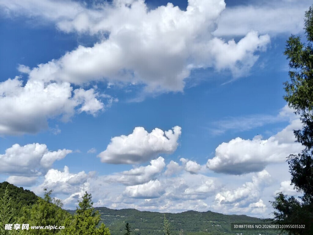 蓝天白云风景图