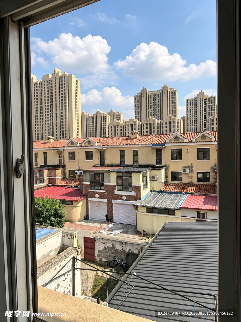 窗外城市建筑景观