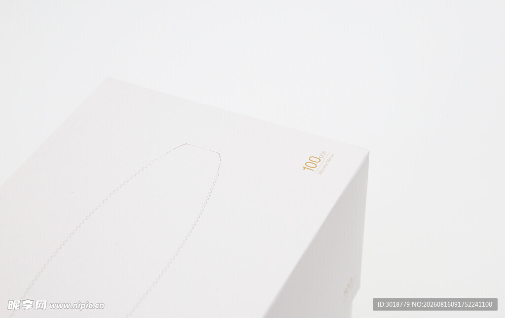 白色简约几何立体物件