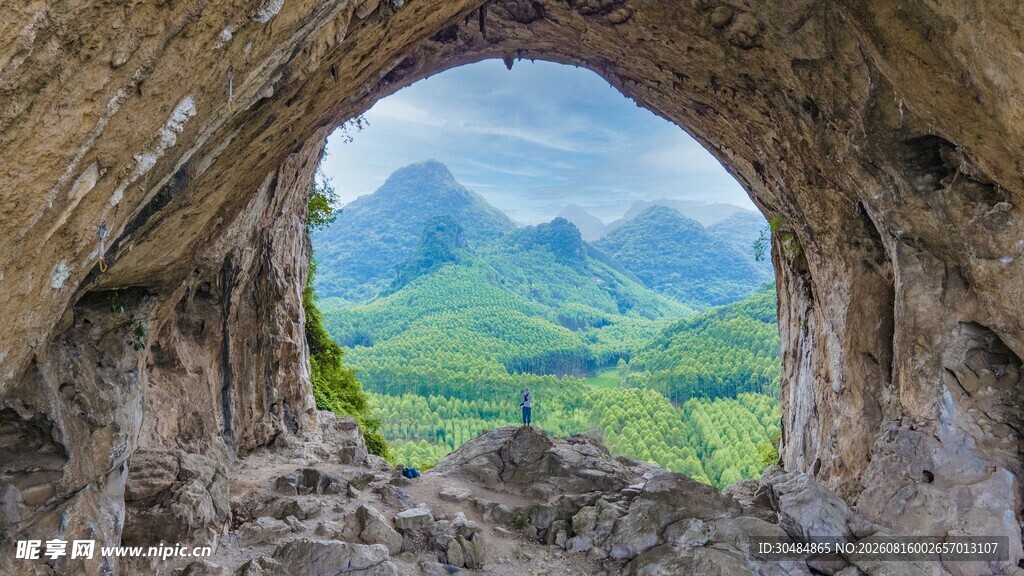 柳州穿山洞风光