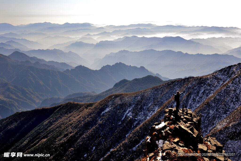 高山壮丽景观
