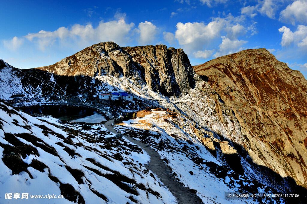 雪山壮丽风光