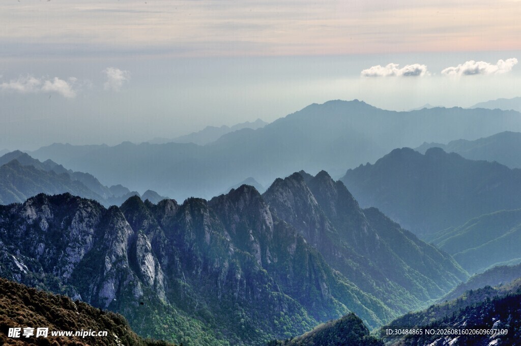壮丽山峦美景