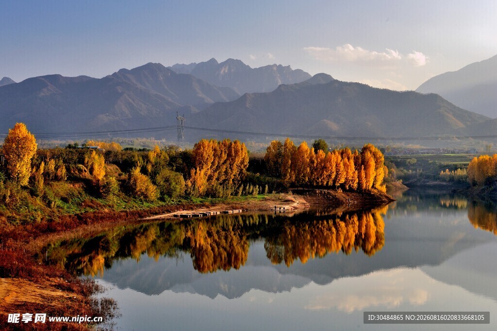 秋日山水湖景美丽风光