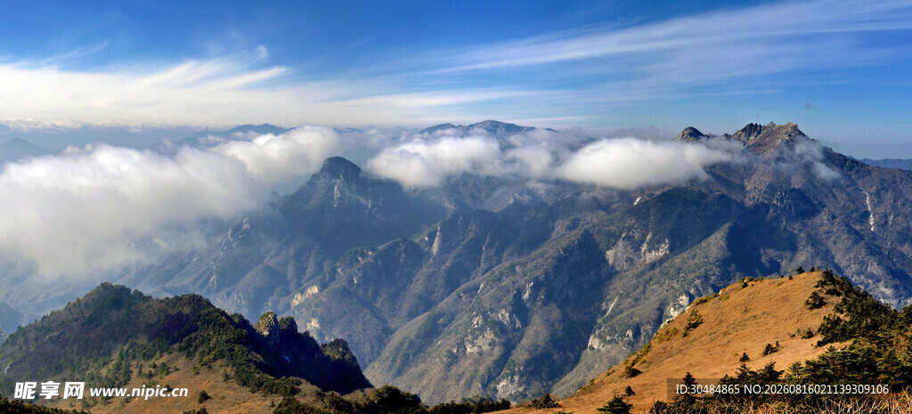 壮丽山峦云海景观