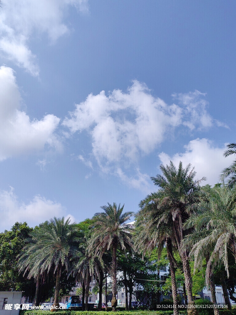 蓝天白云