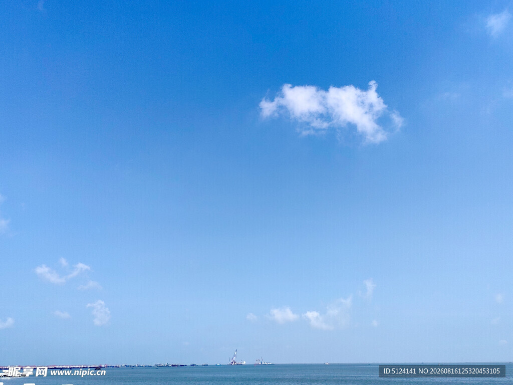 蓝天碧海