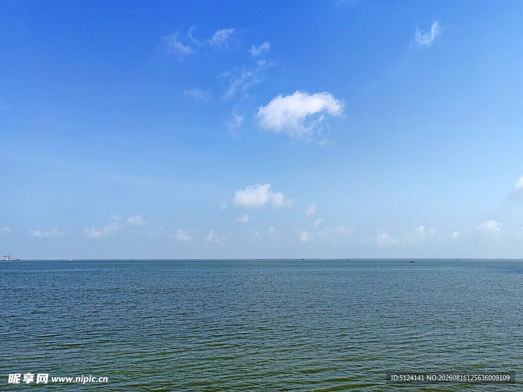 蓝天碧海