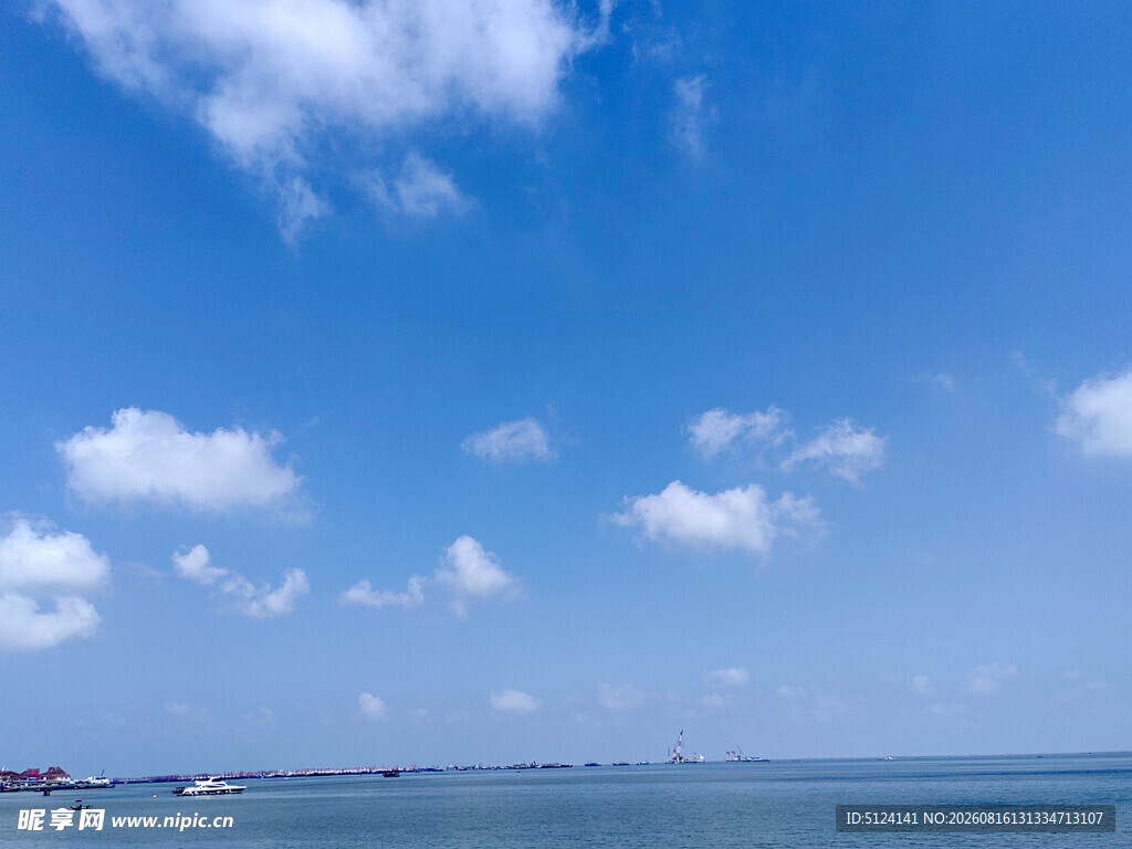 蓝天碧海