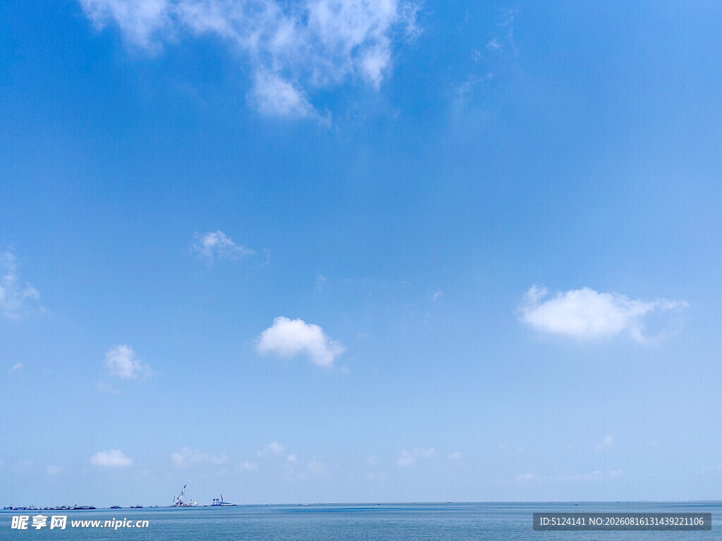 蓝天碧海