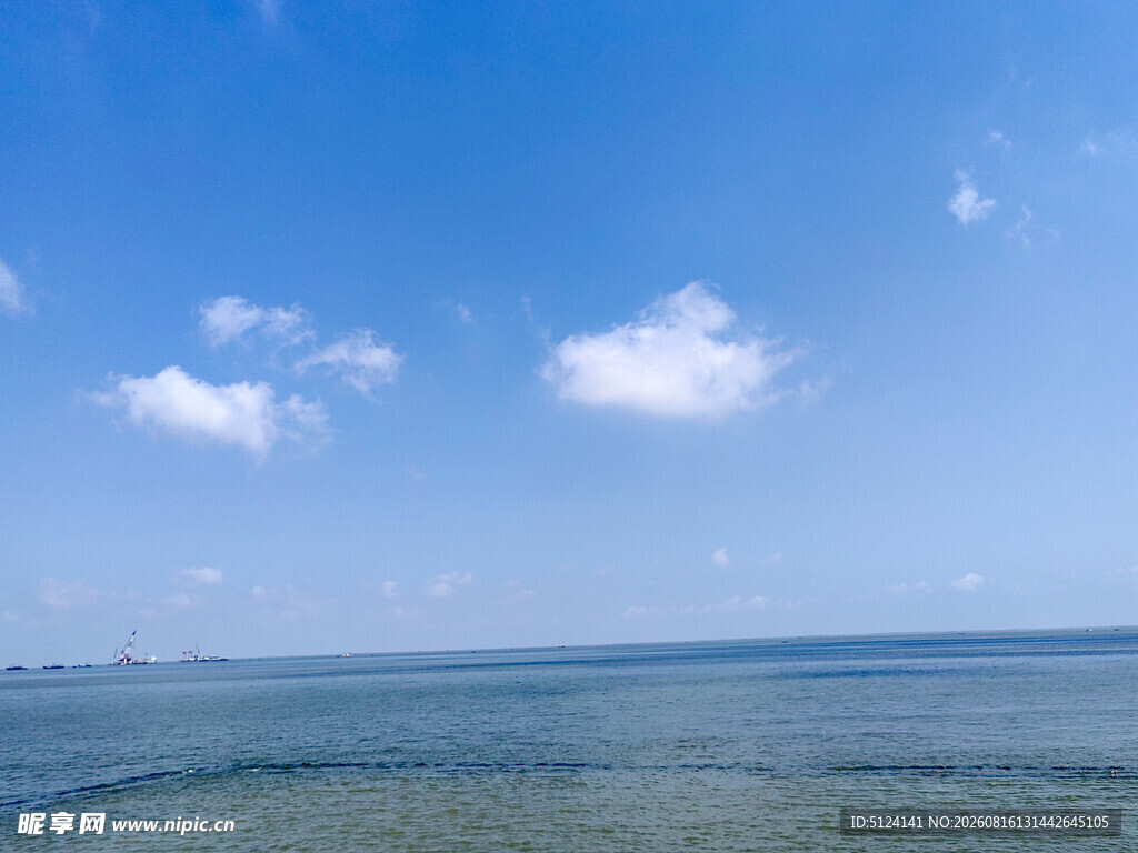 蓝天海景