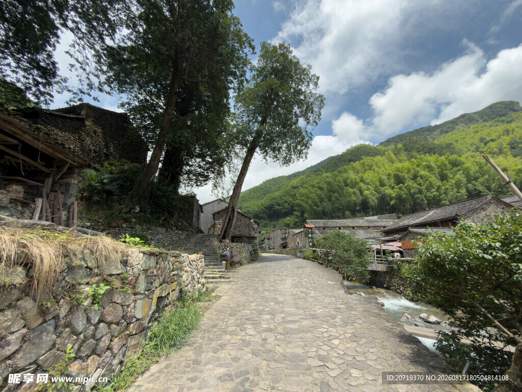 山间乡村小道