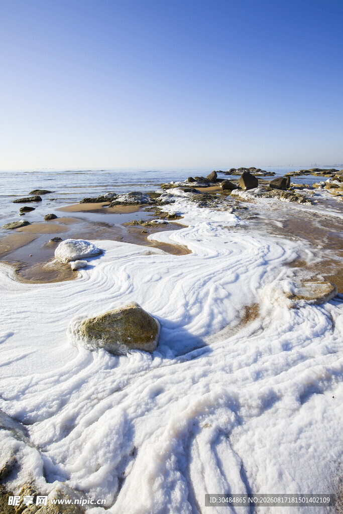 雪覆海岸