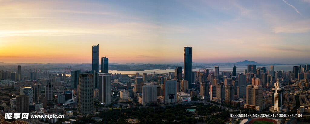 城市黄昏天际线壮丽景观