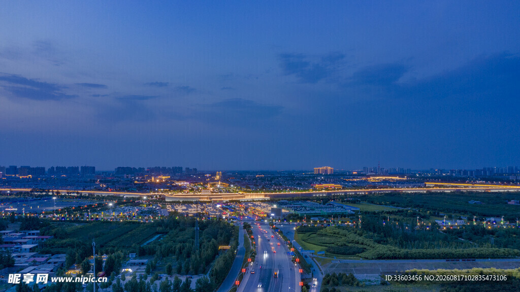 城市夜景公路俯瞰美景
